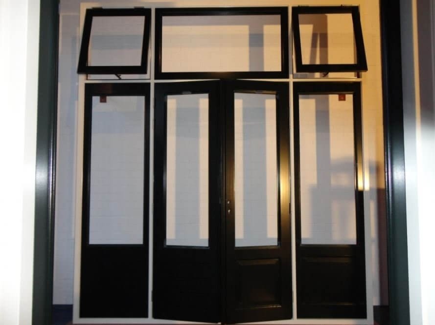 Houten deuren gemaakt in Den Haag, geplaatst bij u thuis in Scheveningen